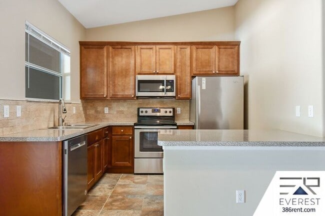 Photo - 27 Raintree Pl