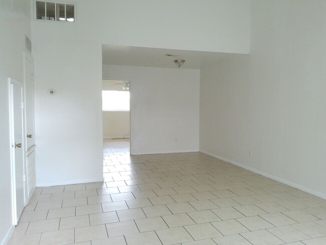 Photo - 5723 Crestmore Dr
