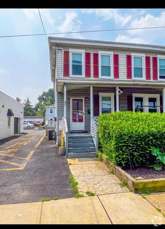 Building Photo - 29 W Lincoln Hwy Unit 33 A Rental