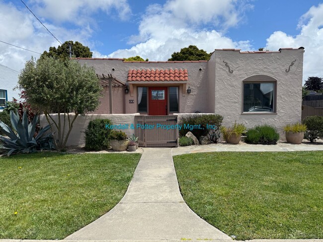 Quiet & Updated Watsonville Charmer 2 plus... - Quiet & Updated Watsonville Charmer 2 plus... House