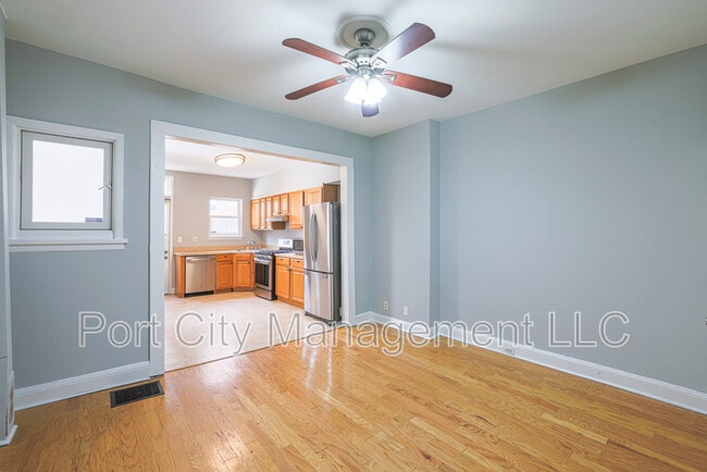 Photo - 1007 Baylis St