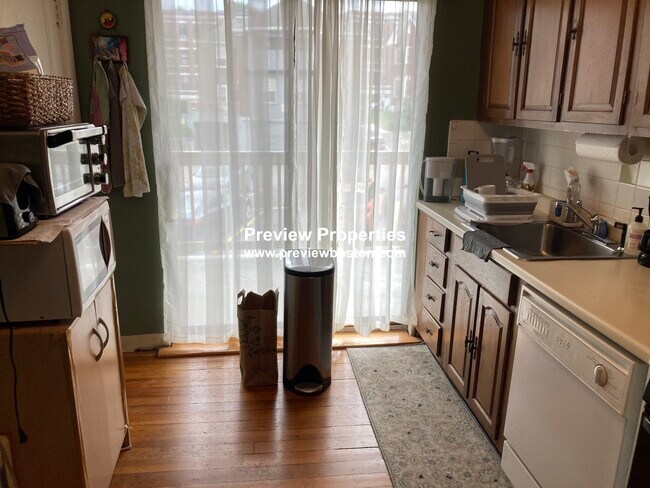 Photo - 1734 Commonwealth Ave Unidad 4 Rental