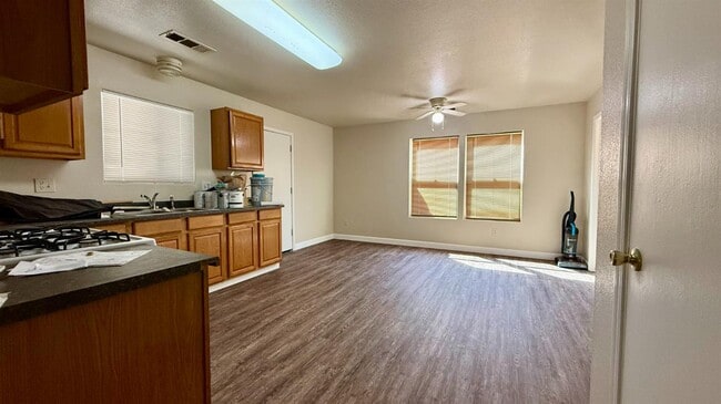 Photo - 119 W 2nd St