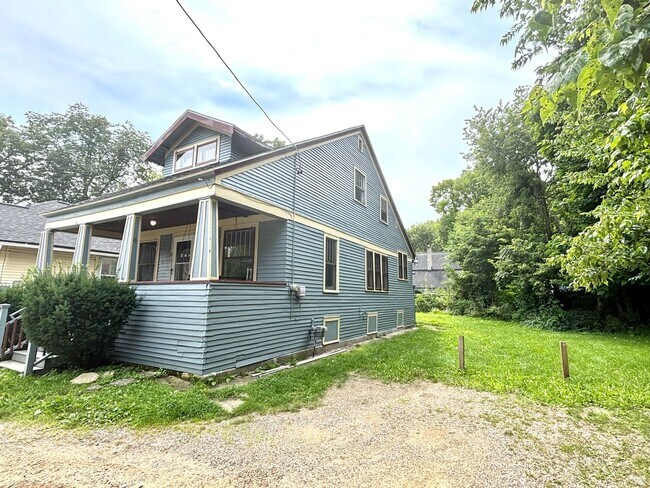 Photo - 819 Hoffman Ct