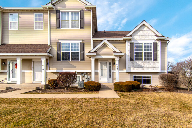 Photo - 1628 Fieldstone Dr N Townhome