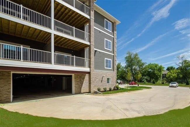 Building Photo - 2863 Spring Rose Circle Unit #204