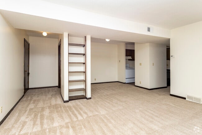 1BR, 1BA - 816SF