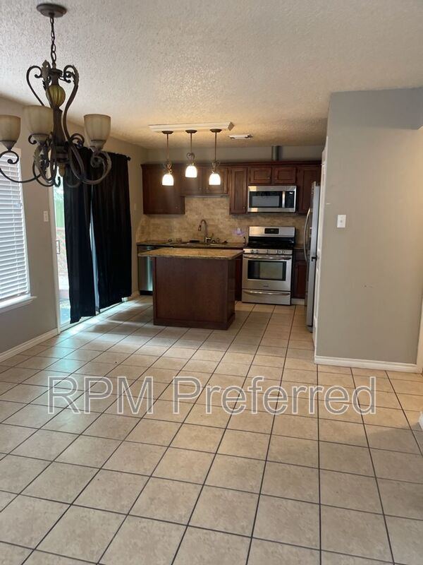 Photo - 2402 Chestnut Mills Rd