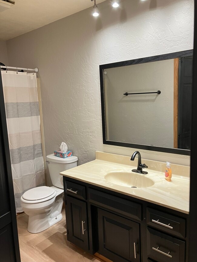 Photo - 1371 W 18th Ave Unit The Red Door