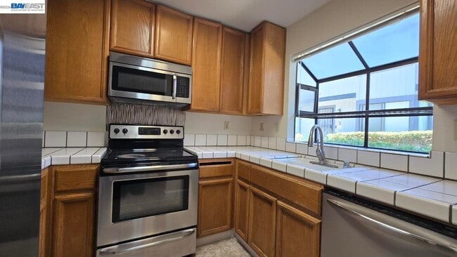 Photo - 6125 Thornton Ave