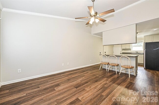 Photo - 302 E Hudson St