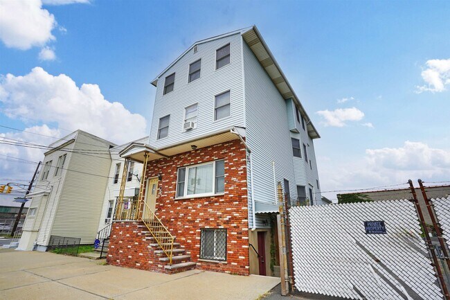 200 Culver Ave Unidad 3