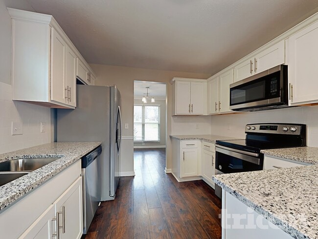 Photo - 107 Charleston Ct