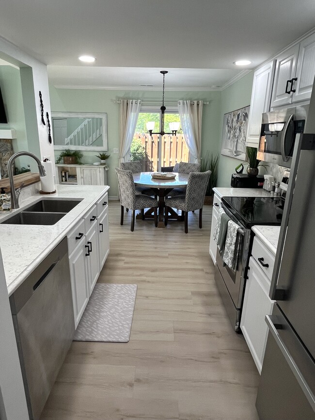 Photo - 6220 Crofton Dr