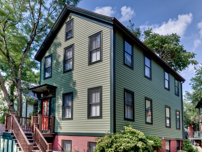 Building Photo - 13 Webster Avenue Unit 13 Webster Ave Rental