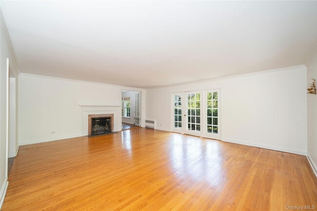 Photo - 105 Douglas Rd