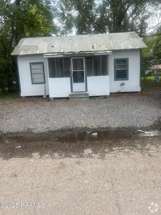 Building Photo - 633 Halphen St Rental