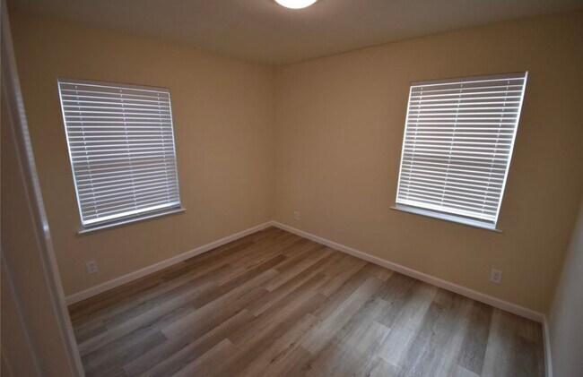 Photo - 1212 N College St