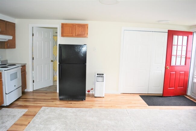 Photo - 62 Lower Main St