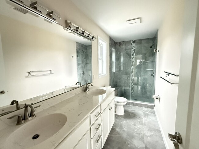 Photo - 584 Westlake Dr