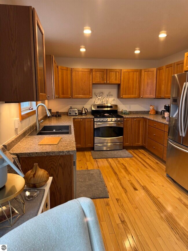 Photo - 302 S Lake Dr