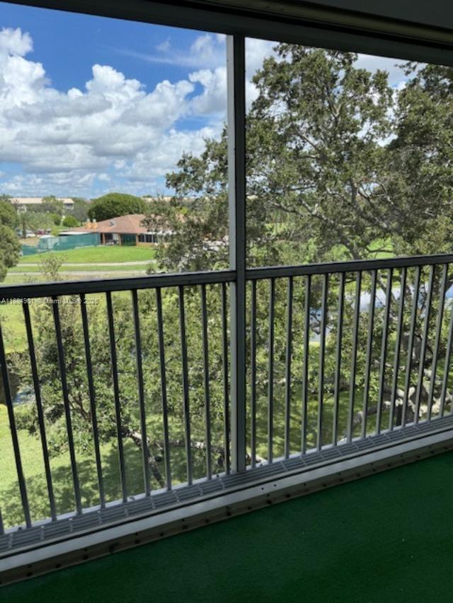 Photo - 1001 SW 128th Terrace Unidad 404B Rental