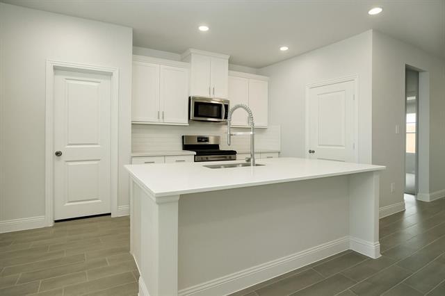 Photo - 820 Portina Dr