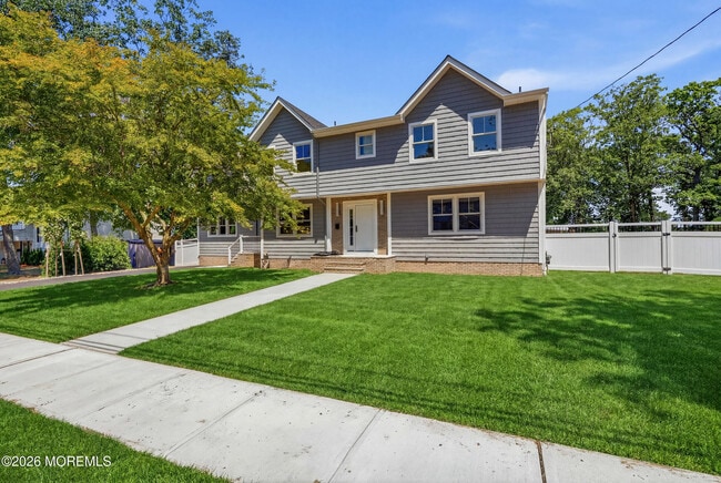 Building Photo - 19 Roslyn Dr