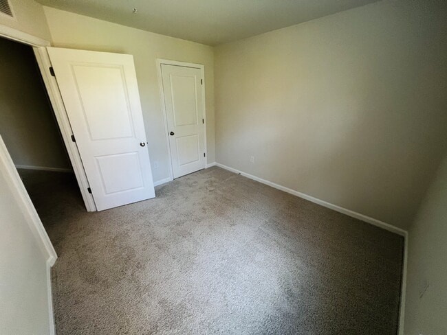 Photo - Townhome in Northeastern School District!