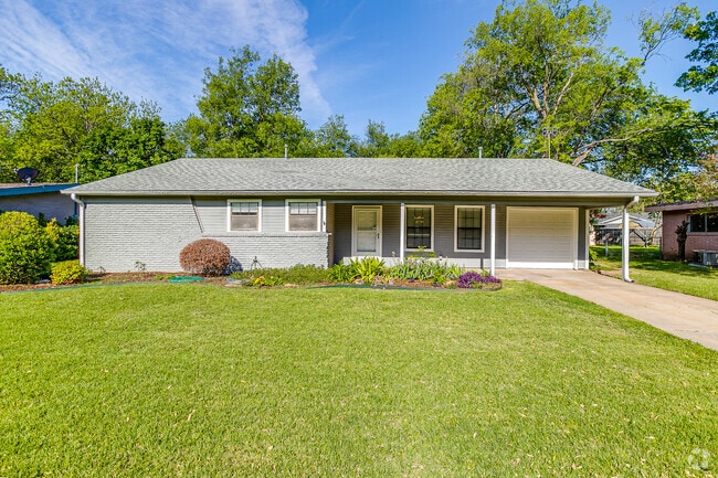 Building Photo - 1104 Sproles Dr Rental