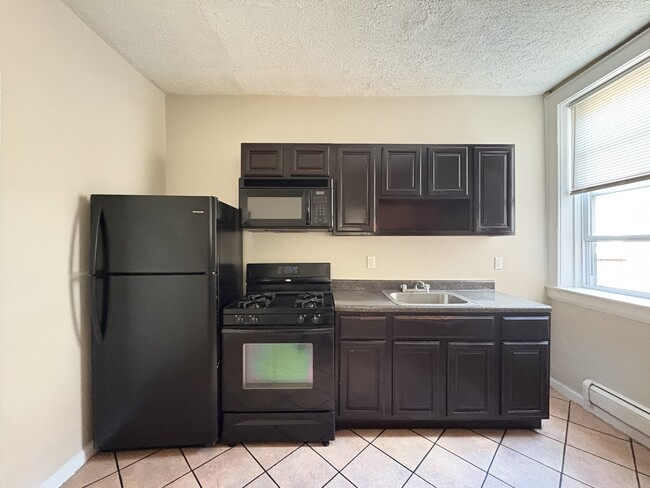 393 13th Ave 7 - 402 13th Ave Apartments Unit 7