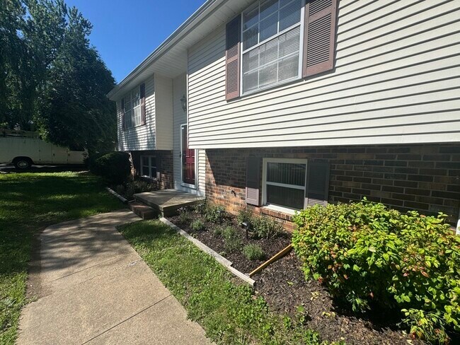 Photo - 4020 Laurelwood Rd