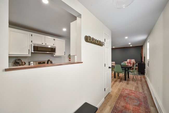 Photo - 10 Barrett St Apartamentos Unidad Central Bend Flats F