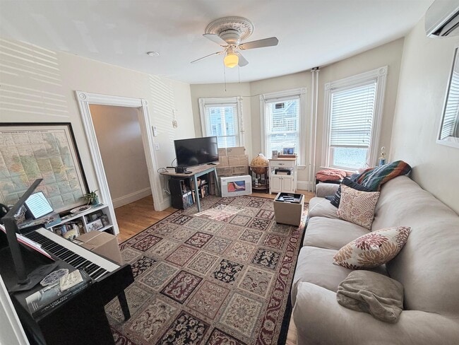 Photo - 46 Trull St Unit 1