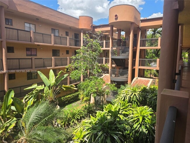 Building Photo - 5560 W 21st Ct Unit 308