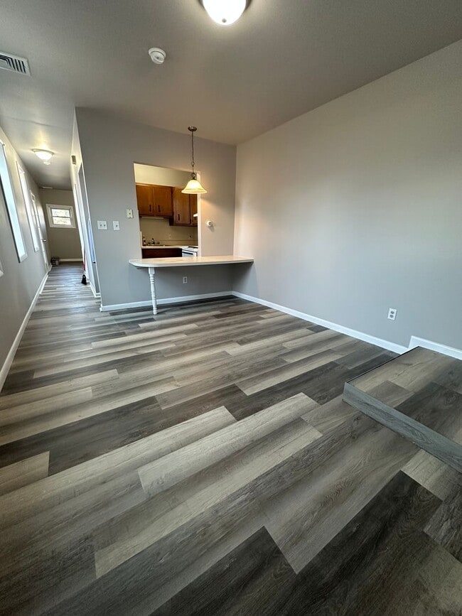 Building Photo - 363 Locust St Unit B