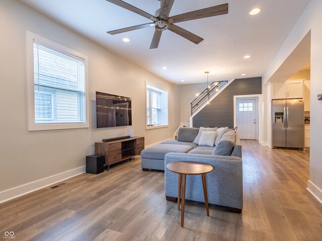 Photo - 715 Cottage Ave