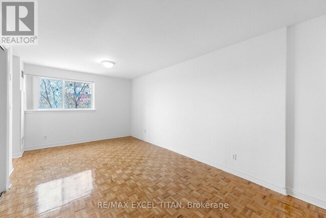 Photo - 1407 Dupont St Unit 409