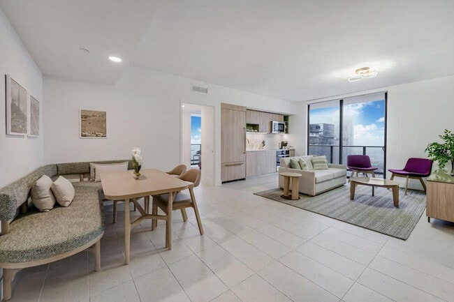 Photo - 121 NE 5th St Unidad ID1028799P