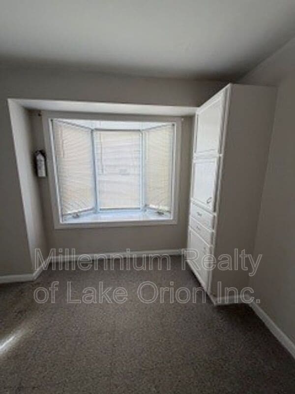 Photo - 17798 Eddon St