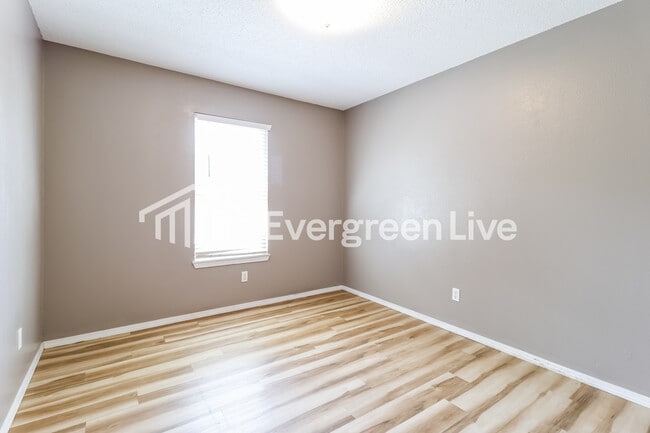 Photo - 1953 S 11th Pl