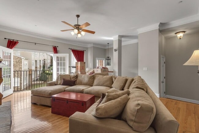 Photo - 1283 Creekside Pl SE