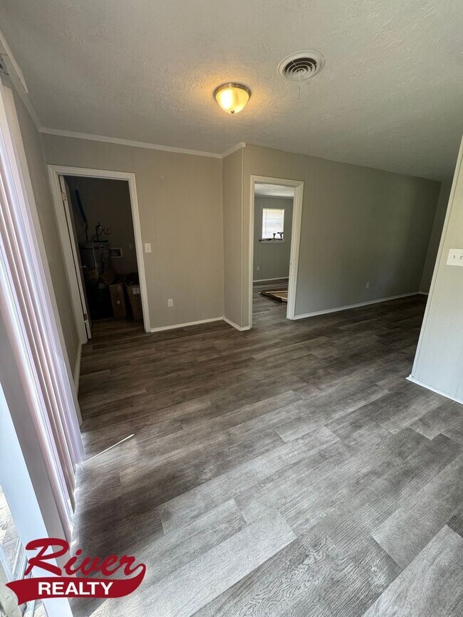 Photo - 3712 Oslo Rd