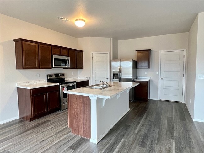 3271 Red Tail Wy