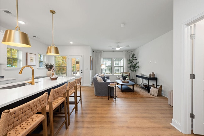 Photo - Marglyn Matthews