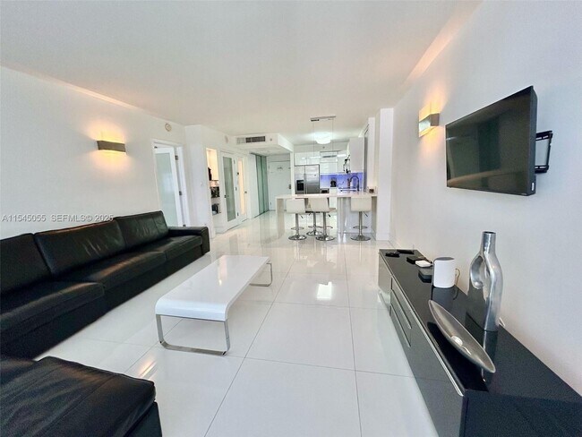 Building Photo - 100 Lincoln Rd Unit 322