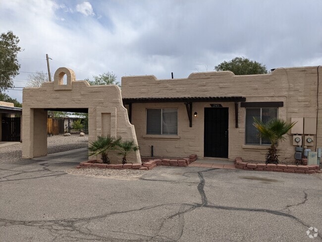 Building Photo - 1945 W La Osa Dr Rental