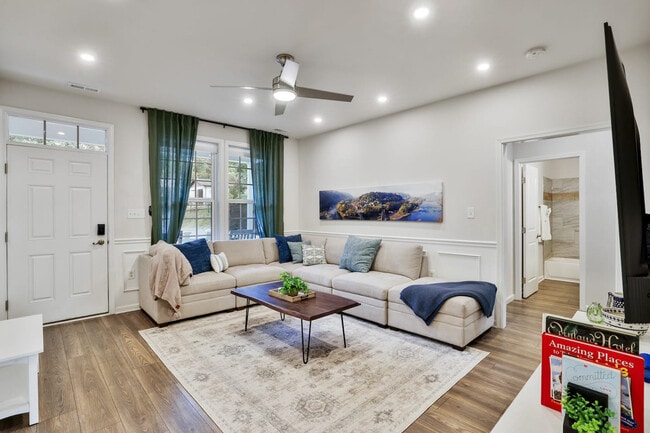 Photo - 193 Scarlet Oak Dr Unit ID1337815P