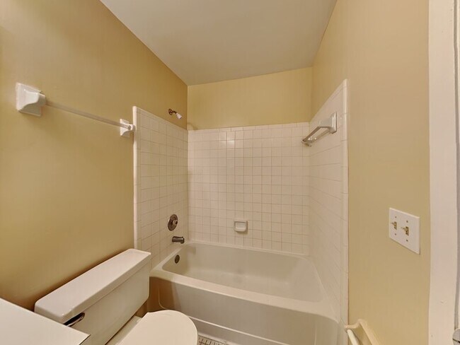 Photo - 2758 Oak Park Way Unit 201