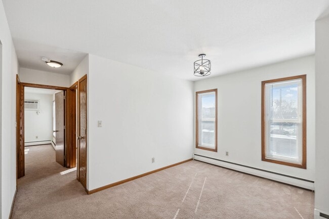 Photo - Rose Mall Apartments